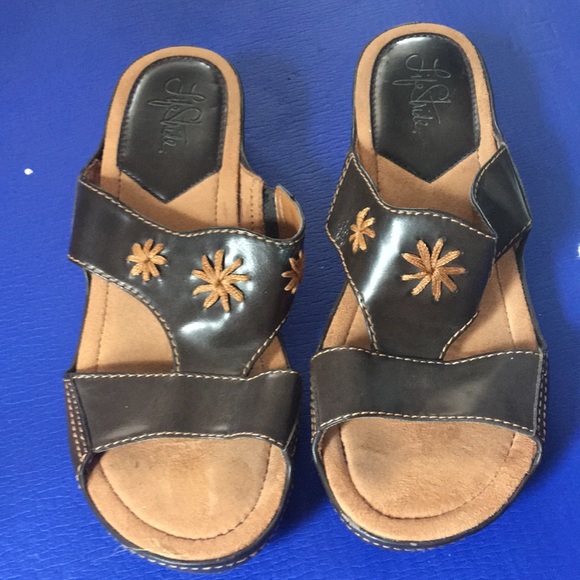 Great Condition! Cute and Comfortable Sandals 8.5 - Picture 1 of 5